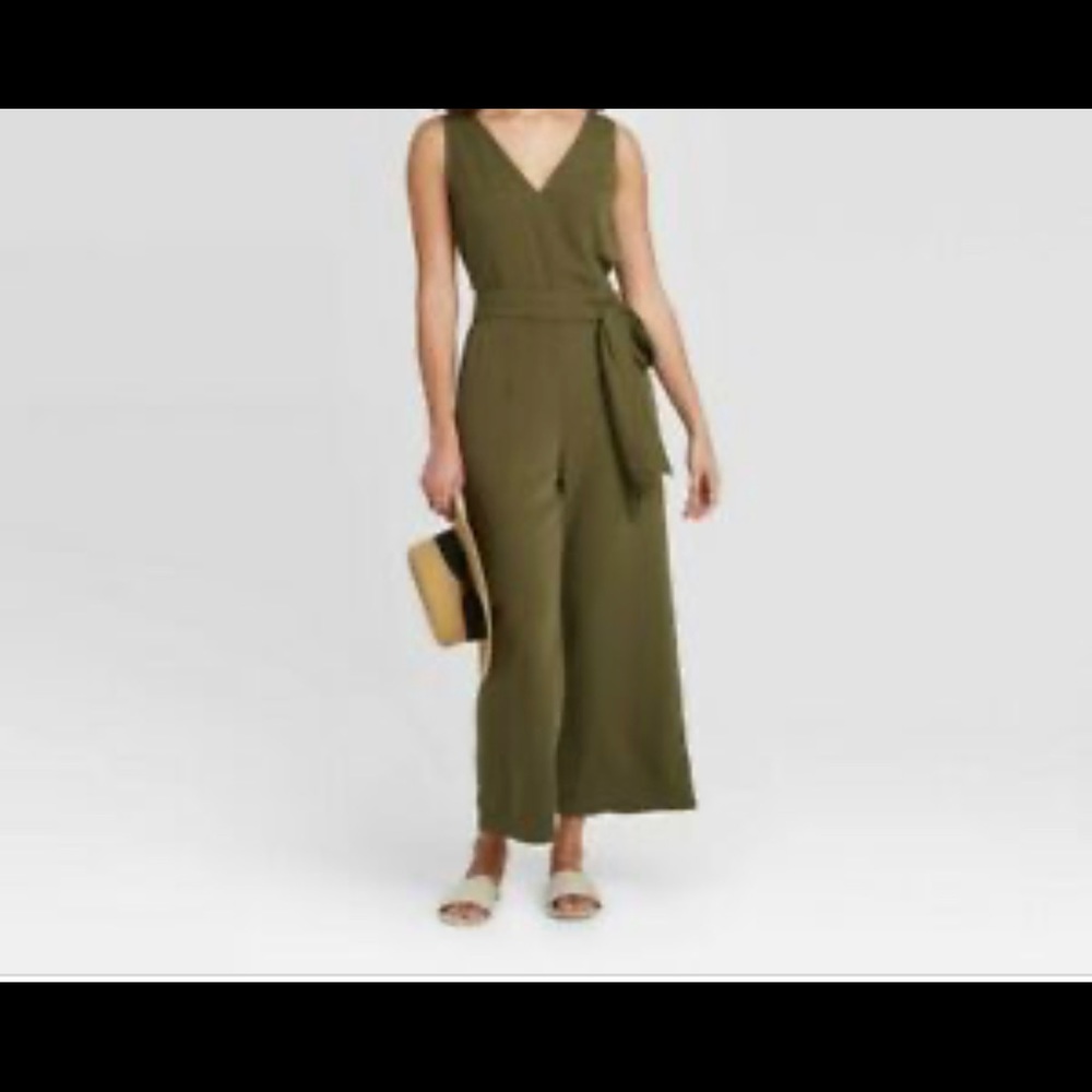 A New Day women’s sleeveless cropped jumpsuit